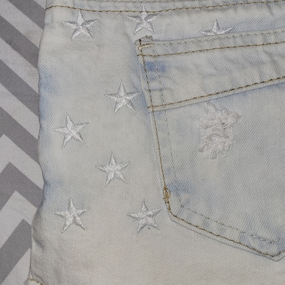 YMI distressed denim shorts, size 3. - Picture 6 of 6